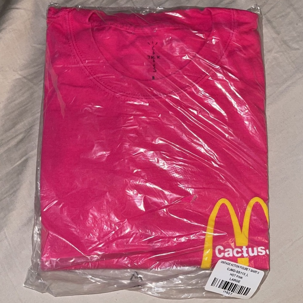 BRAND NEW TRAVIS SCOTT SHIRT